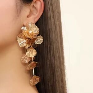 ZARA CASCADING GOLD KATE MIDDLETON FLORAL EARRINGS FLOWER GOLD BAFTAS
